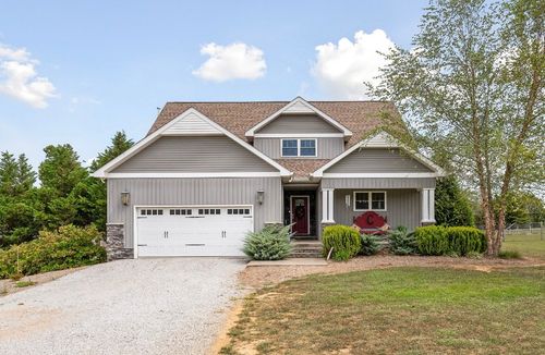 86 Pioneer Haven Rd, Mcminnville, TN, 37110-9805 | Card Image