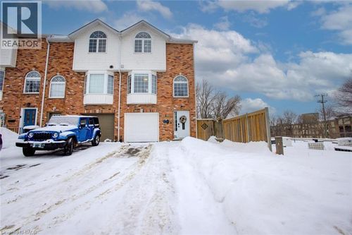 2 Winston Blvd, Cambridge, ON, N3C1L4 | Card Image