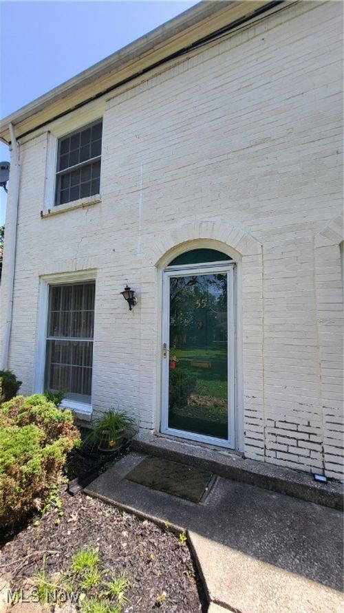 23 Trenton Sq, Euclid, OH, 44143-2420 | Card Image