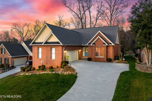 270 Valleyview Dr, Lenoir City, TN, 37772-8526 | Card Image