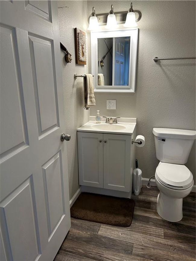 Main Bathroom | Image 20