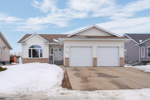 5009 58 St, Daysland, AB, T0B1A0 | Card Image