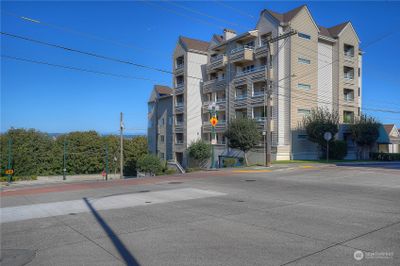 417 - 1 Broadway, Condo with 2 bedrooms, 1 bathrooms and 1 parking in Tacoma WA | Image 3