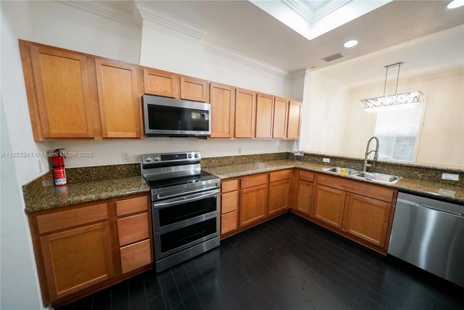 UNIT-35 - 545 Sw 18 Th Ave, Townhouse with 3 bedrooms, 3 bathrooms and null parking in Fort Lauderdale FL | Image 17