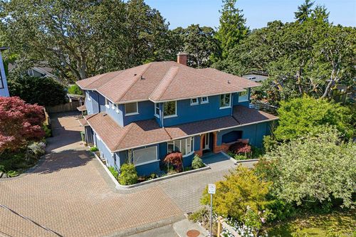 1 Briar Pl, Victoria, BC, V8S3J5 | Card Image