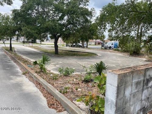 223 Ridgewood Ave, Holly Hill, FL, 32117-4931 | Card Image