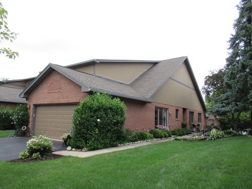 201 Woodland Way, Bloomingdale, IL, 60108-2926 | Card Image