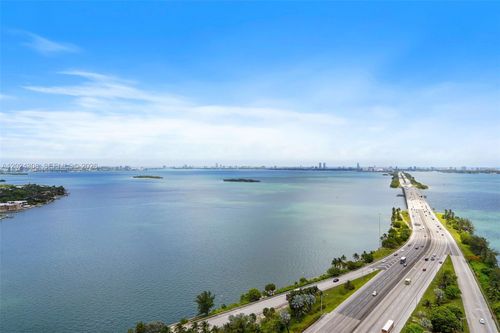 2710-601 Ne 36th St, Miami, FL, 33137-3972 | Card Image