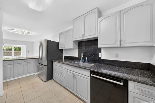 502 Kekupua St, Honolulu, HI, 96825-2304 | Card Image