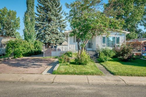 111 Brentwood Drive, Strathmore, AB, T1P1E4 | Card Image