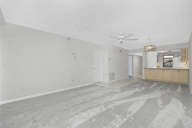 UNIT-212 - 1551 Beach Rd, Condo with 2 bedrooms, 2 bathrooms and null parking in Englewood FL | Image 15