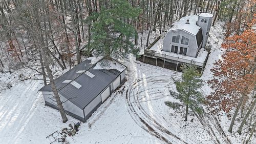 10136 Connelley Ave Ne, Greenville, MI, 48838-9385 | Card Image