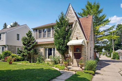 3519 S Pine Avenue, Milwaukee, WI, 53207 | Card Image