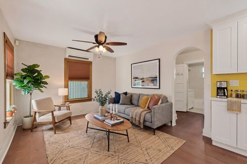 305 Mesa St Se, Albuquerque, NM, 87106-4044 | Card Image