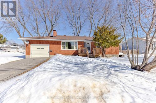 104 Arthur Street, Arnprior, ON, K7S1A4 | Card Image