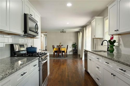 4400 Grandview Rd, Kansas City, MO, 64137-1850 | Card Image