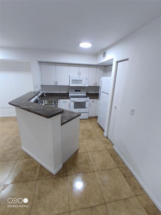 APT-101 - 4190 San Marino Blvd, Condo with 2 bedrooms, 2 bathrooms and null parking in West Palm Beach FL | Image 25