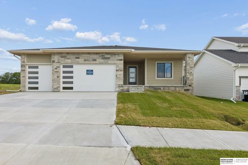 21428 Z St, Elkhorn, NE, 68022-5516 | Card Image