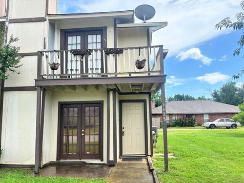 5628 Hearthwood Ct, Arlington, TX, 76016-3300 | Card Image