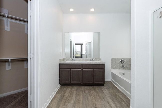 14657 E Pine Heart Dr, House other with 3 bedrooms, 2 bathrooms and 2 parking in Conroe TX | Image 18