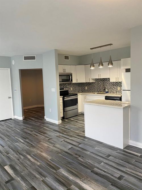 403-1330 West Avenue, Miami Beach, FL, 33139 | Card Image