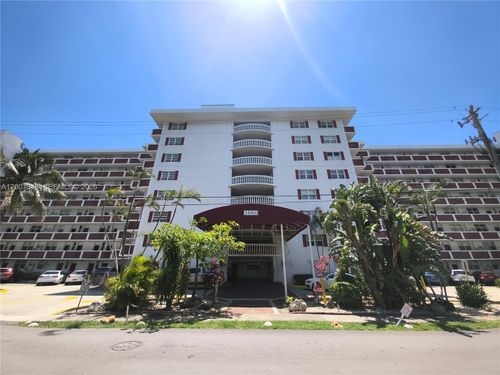 302-3660 Ne 166th St, North Miami Beach, FL, 33160-3819 | Card Image