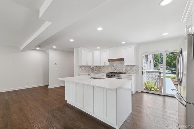 14-1105-Ivyglen-Cir-Bloomfield-Hills-MI-48304-WindowStill-24.jpg | Image 11