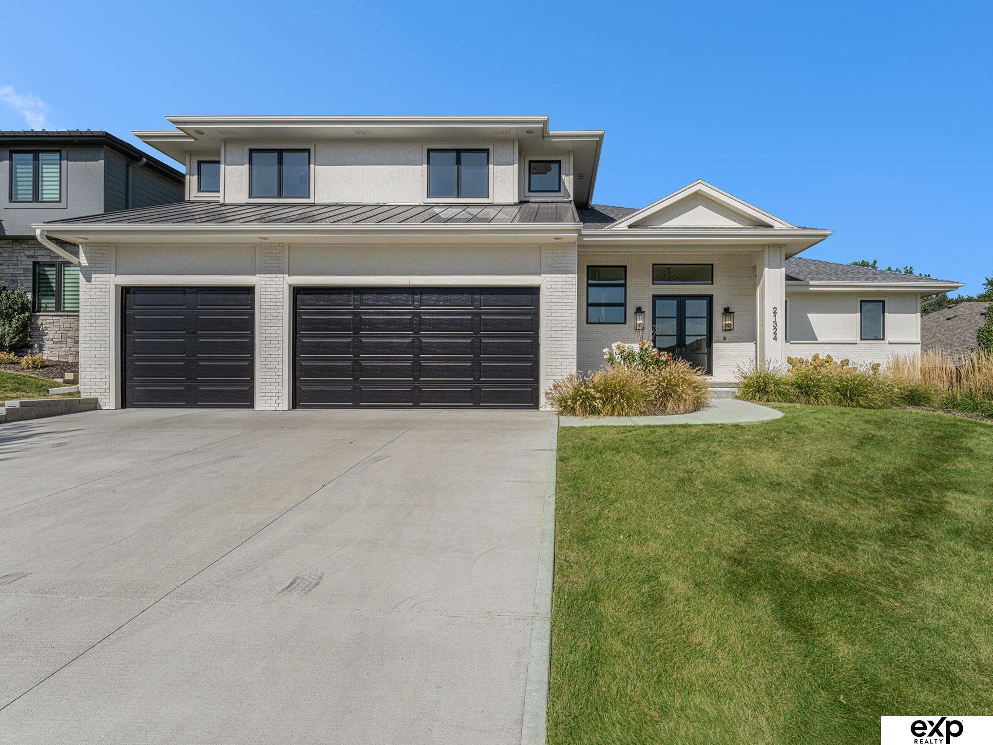 Grover St, Elkhorn, NE 68022