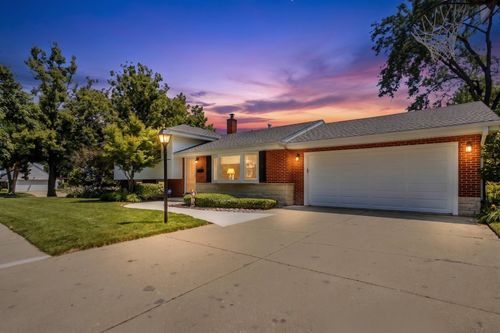 1125 61st St, Downers Grove, IL, 60516-1800 | Card Image