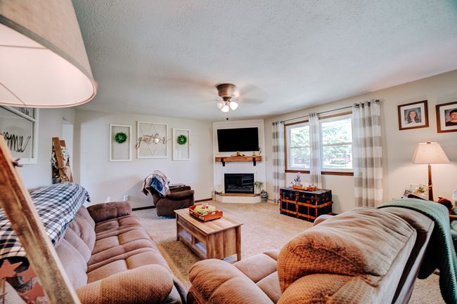703 E Rosewood St, House other with 3 bedrooms, 2 bathrooms and 2 parking in Watseka IL | Image 10