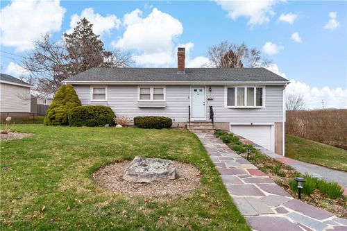 3 Paul Ave, Middletown, RI, 02842-4926 | Card Image