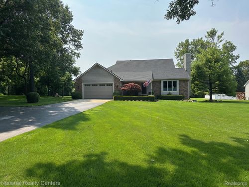 2991 Seymour Lake Rd, Oxford, MI, 48371-4252 | Card Image