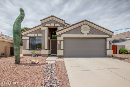 9690 E Country Ct, Tucson, AZ, 85749-7927 | Card Image