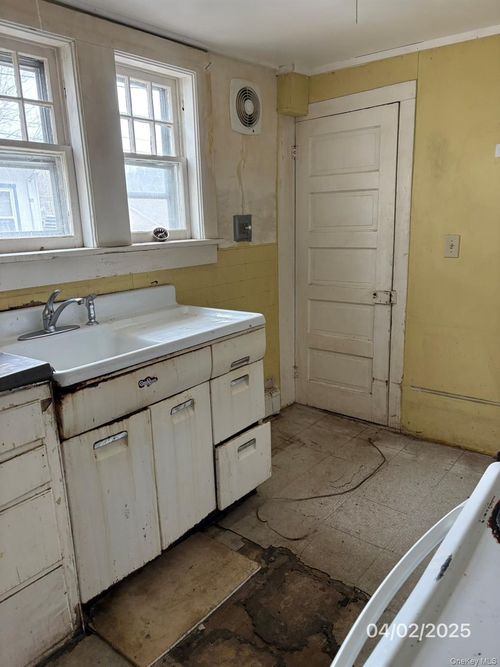 100 Academy St, Liberty, NY, 12754-1763 | Card Image