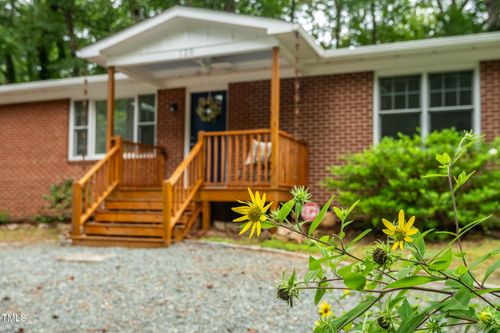 120 Johnson St, Chapel Hill, NC, 27516-2615 | Card Image