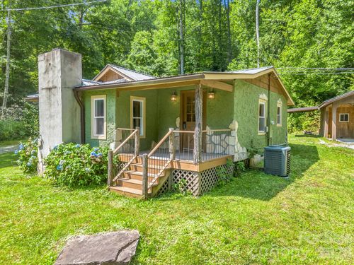 216 Aiken Rd, Rosman, NC, 28772-9757 | Card Image