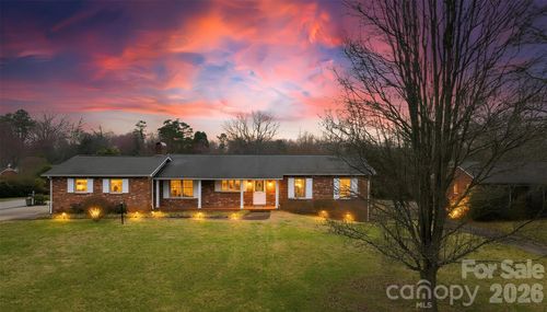 107 33rd Ave Nw, Hickory, NC, 28601-1063 | Card Image