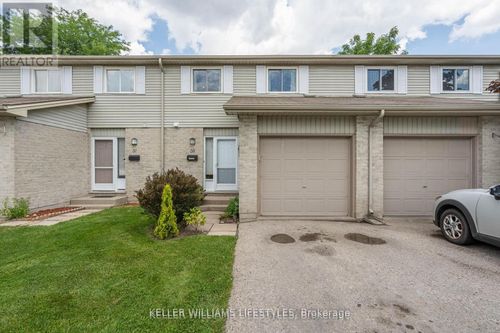 38-30 Clarendon Cres, London, ON, N6C5Y2 | Card Image