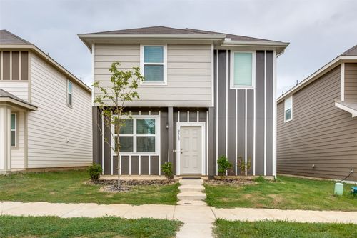 5569 Willamette Dr, Fort Worth, TX, 76119-7070 | Card Image