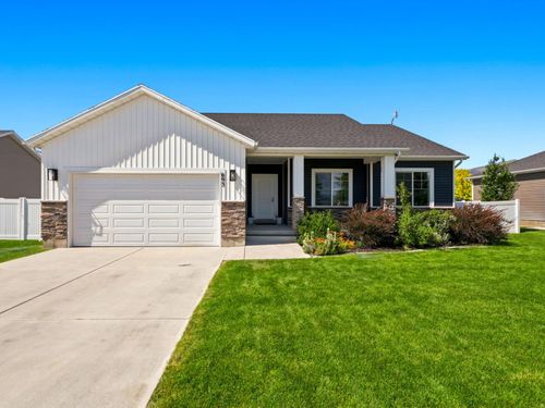 693 E 480 S, Hyrum, UT, 84319-7111 | Card Image