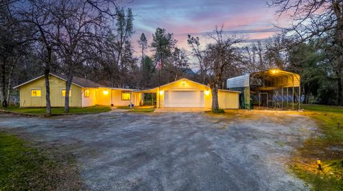 13693 Kitty Hawk Ln, Redding, CA, 96003-7018 | Card Image