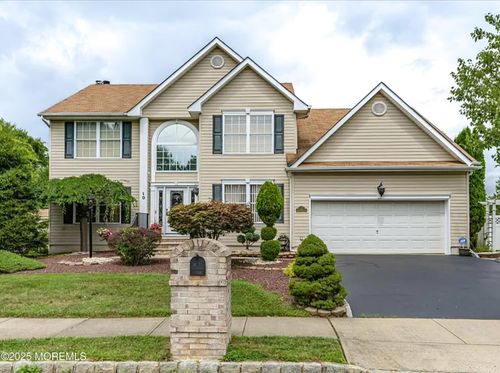 10 Heritage Dr, Englishtown, NJ, 07726-1550 | Card Image
