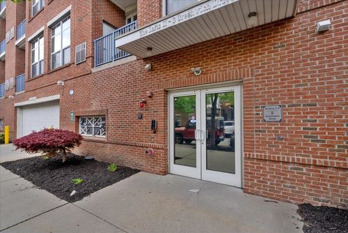 85-3 Greenwich Dr, Jersey City, NJ, 07305-1158 | Card Image