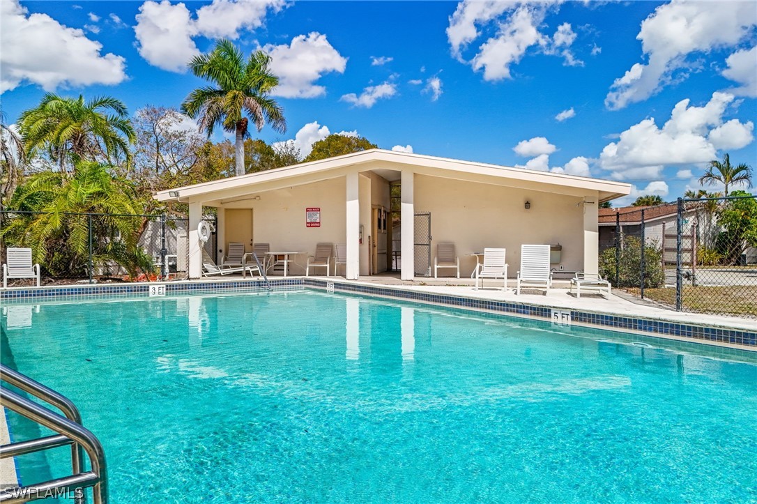Residential in Naples 3