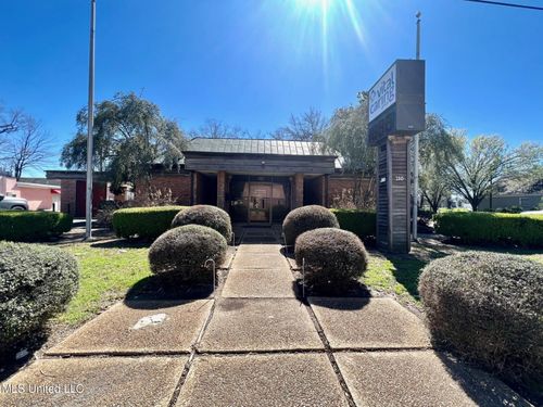 210 North St, Cleveland, MS, 38732-2746 | Card Image