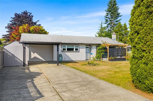 2105 Arnason Rd, Campbell River, BC, V9W5Z4 | Card Image