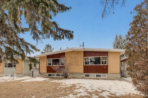 633 37 St Sw, Calgary, AB, T3C1R8 | Card Image