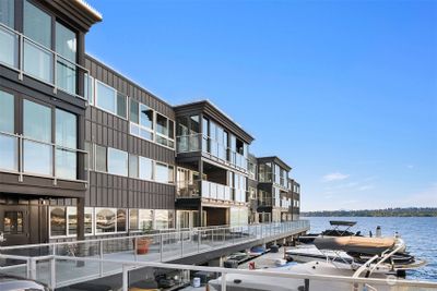 205 - 515 Lake Street S, Condo with 2 bedrooms, 1 bathrooms and 1 parking in Kirkland WA | Image 1