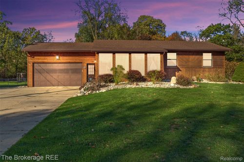 6241 Finch Lane, Genesee Charter Township, MI, 48506 | Card Image