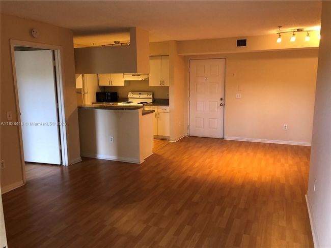 APT-308 - 470 S Park Rd, Condo with 2 bedrooms, 2 bathrooms and null parking in Hollywood FL | Image 10